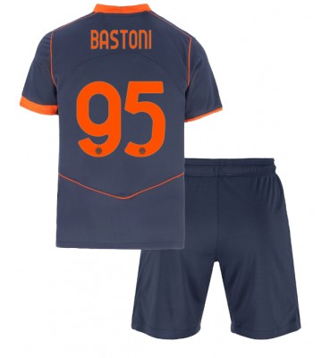 Inter Milan Alessandro Bastoni #95 Tredjetrøje Børn 2025-26 Kortærmet (+ Korte bukser)
